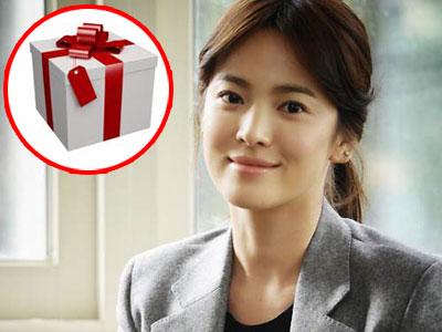 Song Hye Gyo Berikan Hadiah Perpisahan Bagi Staff Dramanya