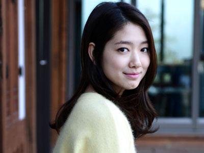 Park Shin Hye Meminta Maaf & Hadiahkan Kru 'The Heirs' Jaket Hangat