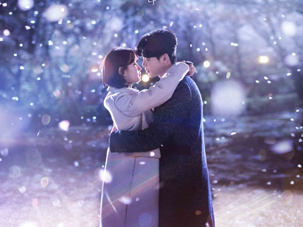 Lee Jong Suk dan Suzy Romantis di Poster Drama 'While You Were Sleeping'