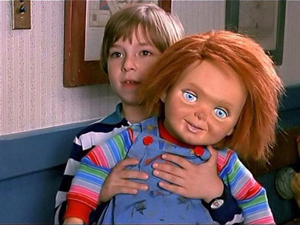 Penulis Film Horor Boneka Chucky Meninggal Bunuh Diri