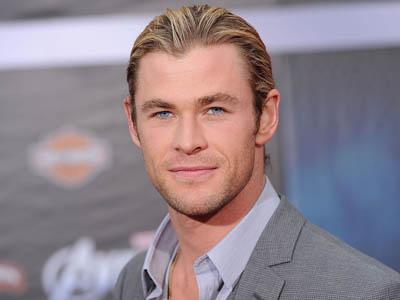 Chris Hemsworth 'Thor' Asyik Belanja di Sebuah Mall di Jakarta!