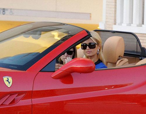 Mobil Mewah Baru, Paris Hilton Keliling Los Angeles