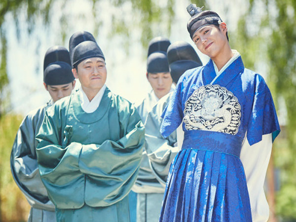 Lagi, Kebiasaan Manis Park Bo Gum di Lokasi Syuting Tuai Pujian dari Para Seniornya