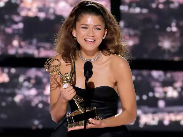 Zendaya Jadi Aktris Termuda yang Menangkan 2 Emmy Awards