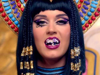 Lecehkan Simbol Tuhan, MV 'Dark Horse' Katy Perry Dikecam Penggemar Muslim?