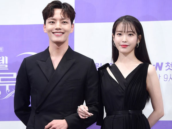 IU Sebut Yeo Jin Goo 'Jimat Keberuntungan' di Drama 'Hotel del Luna'