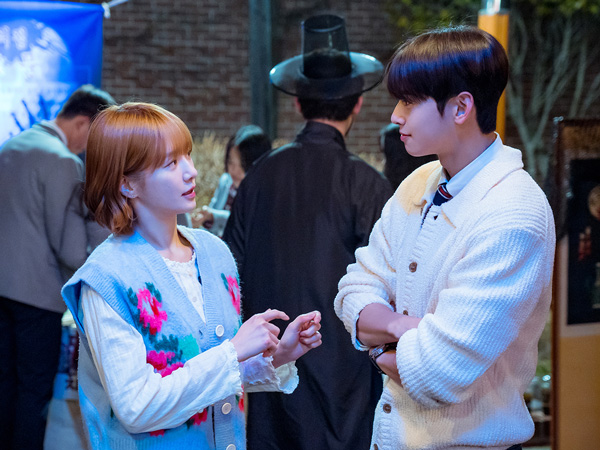 Park Gyu Young Berikan Surprise Untuk Cha Eunwoo di Drama 'A Good Day to Be a Dog'