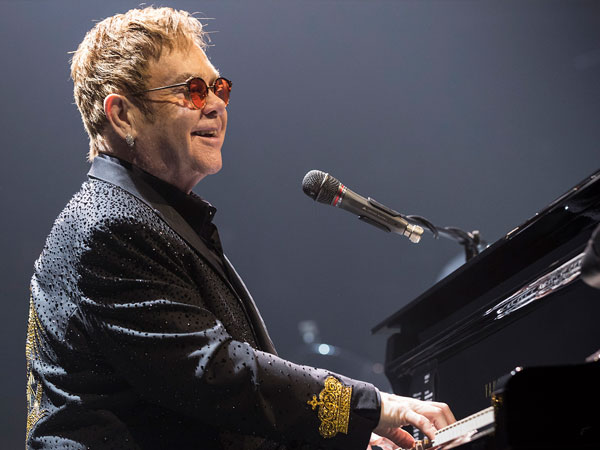 Terinfeksi Bakteri Mematikan, Bagaimana Kondisi Kesehatan Elton John?