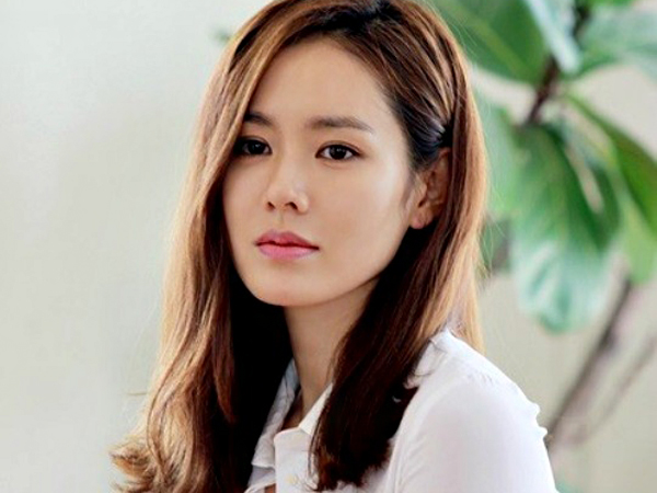 Son Ye Jin Ungkap Alasan Kenapa Banyak Aktris Korea Pilih Nikah Tua