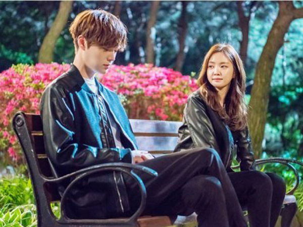 'Cinderella and the Four Knights' Bocorkan Adegan Ciuman Naeun A Pink dan Ahn Jae Hyun