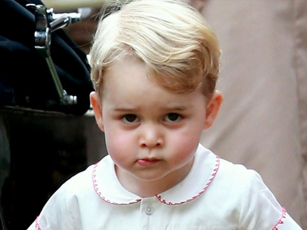 Gemas, Ini Gaya Pangeran George Saat Foto Bareng Keluarga Kerajaan Inggris