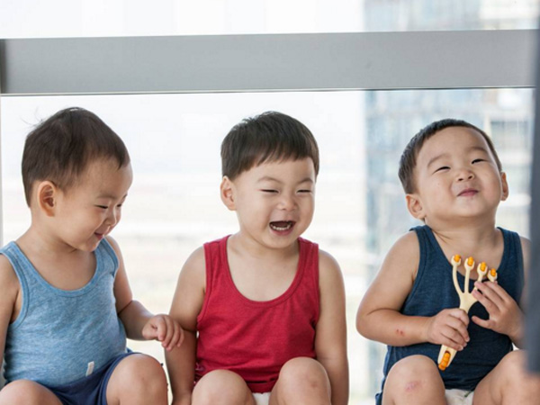 Happy Birthday Song Triplets! Song Il Gook Unggah Foto Gemas Daehan, Minguk, Manse!