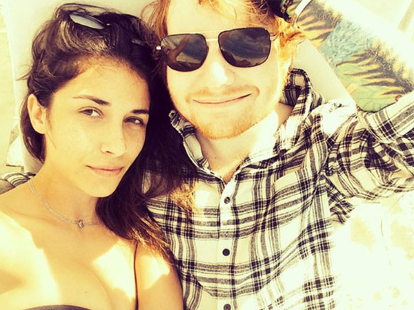 Setahun Lebih Berpacaran, Ed Sheeran Kini Kembali Jomblo?