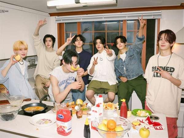 ENHYPEN Catat Pre-order 2,2 Juta Kopi untuk Album 'ROMANCE: UNTOLD'
