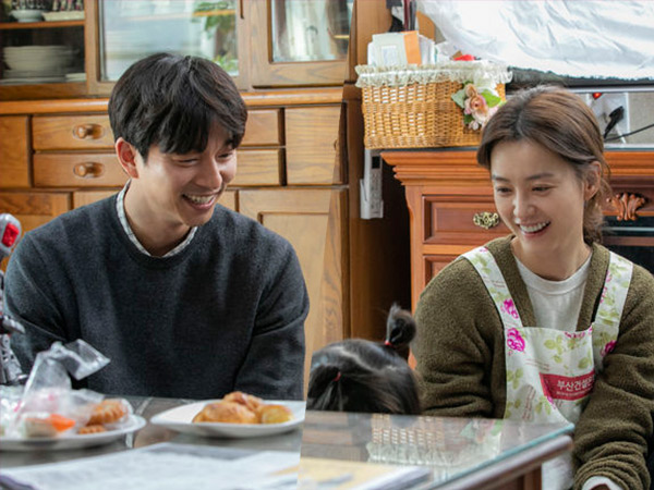Chemistry Manis Gong Yoo, Jung Yoo Mi, dan Anaknya di Film Kim Ji Young, Born 1982