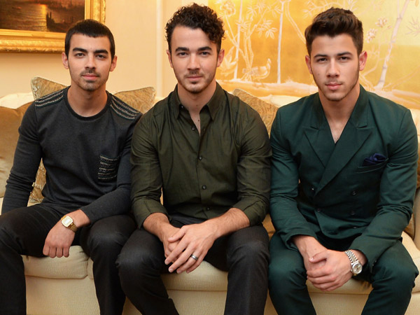 Ada Kemungkinan Jonas Brothers Reunian, Twitter Heboh!
