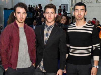 Jonas Brothers Resmi Bubar Sebagai Band!