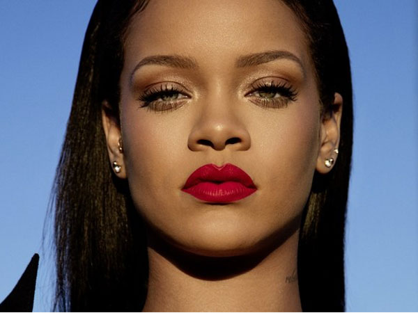 So Sweet! Pesan Manis Penuh Haru di Hari Ulang Tahun Rihanna untuk Sang Bunda