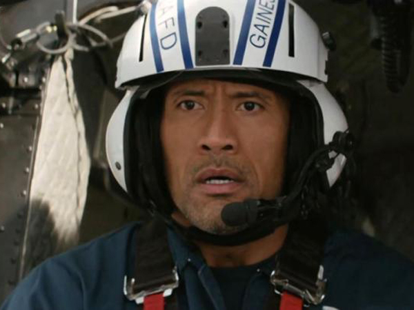 Dwayne Johnson Panik Akan Kehancuran Bumi dalam Trailer 'San Andreas'