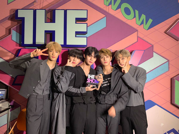 Seminggu Debut, Boy Group CIX Sudah Raih 1st Win di Acara Musik!
