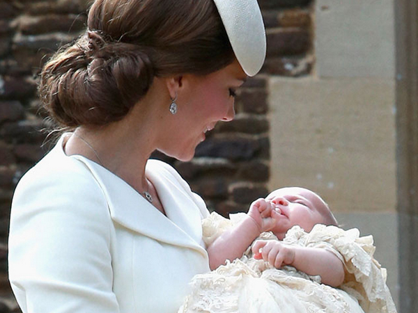 Keluarga Pangeran William Tampil Lengkap Pertama Kalinya di Acara Pembaptisan Putri Charlotte
