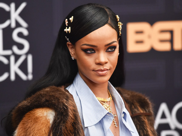 Unggah Meme di Instagram, Rihanna Sindir Para Mantannya?