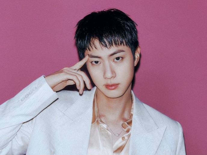 Jin BTS Ungkap Rahasianya Populer di Kalangan Tentara Junior Selama Wamil