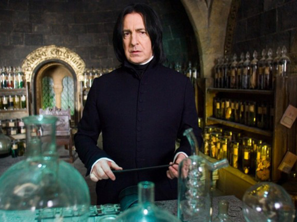 Berduka Kepergian Profesor Snape, Simak Lagi Momen Tak Terlupakan Alan Rickman di Film ‘Harry Potter’