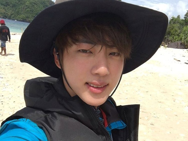 Kelelahan, Jin BTS Sempat Tumbang Saat Syuting 'Law of the Jungle' di Indonesia