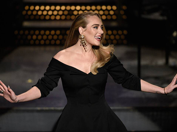 Adele Bercanda Soal Berat Badan, Album Baru hingga Perceraian di SNL