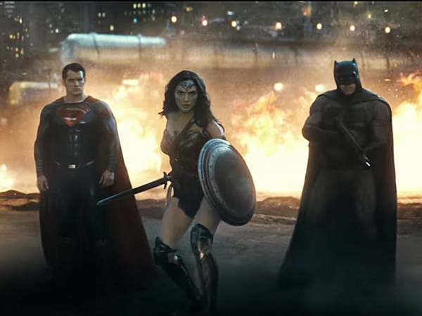 Saling Baku Hantam, ‘Batman V Superman’ Diselamatkan Wonder Woman!