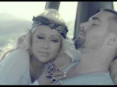 Wah, Christina Aguilera Cium Pria dalam Video Klip