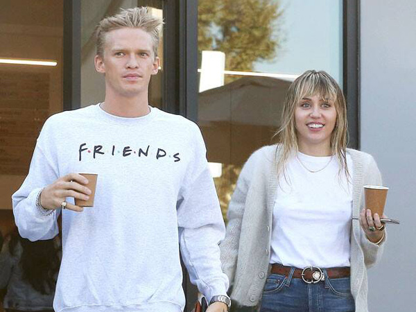 Cody Simpson Angkat Suara Soal Hubungannya dengan Miley Cyrus