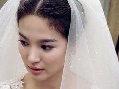 Sering Gunakan Gaun Pengantin, Song Hye Kyo Mati Rasa