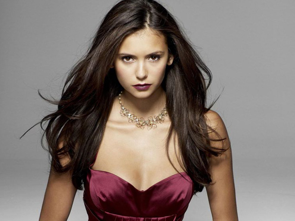 Nina Dobrev Resmi Tinggalkan 'The Vampire Diaries'!