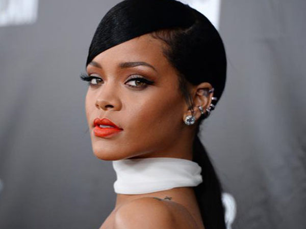 Wow, Rihanna Akan Rilis Dua Lagu Baru Sekaligus dari Albumnya ‘Anti’!