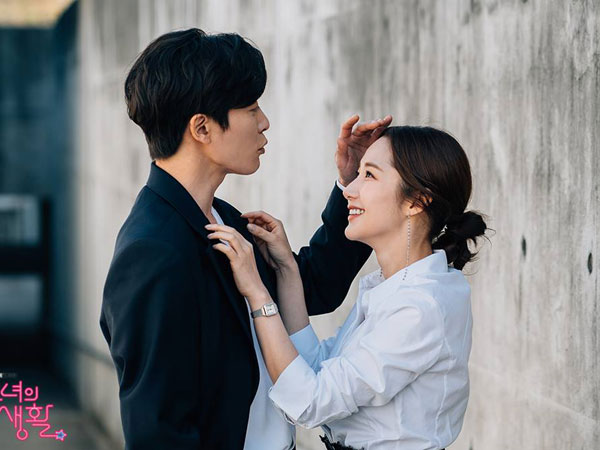 Intip Manisnya Chemistry Kim Jae Wook dan Park Min Young di Balik Layar 'Her Private Life'