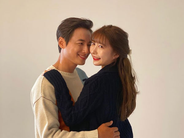 Kisah Cinta Lee Ji Hoon Nikahi Penggemar yang Belum Lama Dikenal, Fangirl Goals
