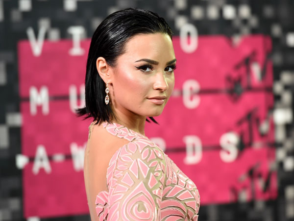 Ini Cara Demi Lovato Mengatasi Stres dan Depresi