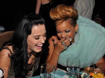 Rihanna CLBK dengan Chris Brown, Katy Perry Tak Terima