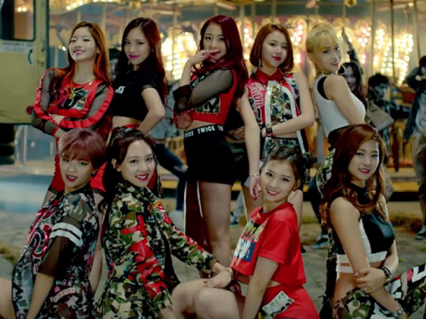 Resmi Debut, Girlgrup Baru JYP 'Twice' Tetap Ceria di Tengah Zombie Menakutkan di MV 'Ooh-Ahh'