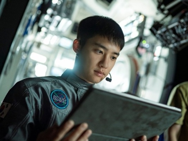 Potret D.O EXO Jadi Astronot di Film Baru 'The Moon'