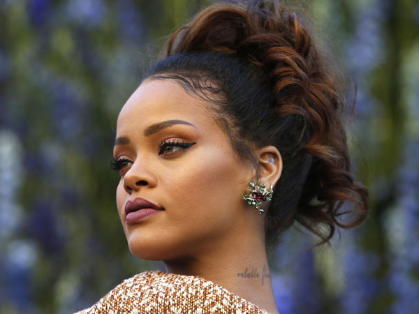 Rihanna Blak-Blakan 'Numpang' Curhat di Instagram Soal Kesalnya Pada Ads Snapchat