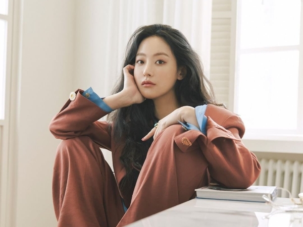 SidusHQ Klarifikasi Kabar Oh Yeon Seo Akan Tinggalkan Agensi