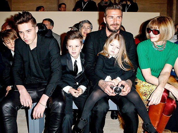 Hadiri Fashion Show Ibunya di New York Fashion Week, Harper Beckham Bosan?
