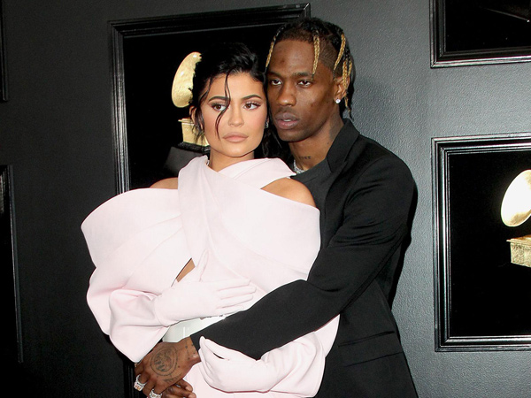 Putus dari Travis Scott, Kylie Jenner Digosipkan Hamil Anak Kedua