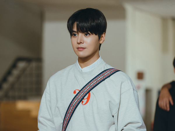 Ryeoun Bawakan 2 Image yang Berbeda di Drama Twinkling Watermelon