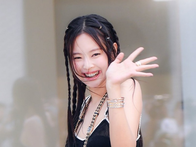 Kontroversi Jennie BLACKPINK Merokok Dalam Ruangan Jadi Pemberitaan Nasional