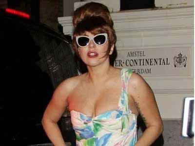 OMG! Lady Gaga Dikabarkan Hamil?