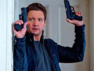 Bourne Legacy Kalahkan Batman di Box Office